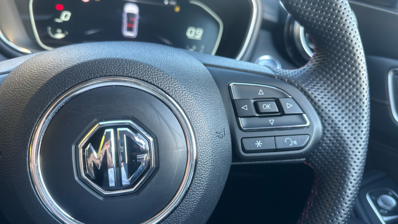 MG HS 1.5 T-GDI SE 5dr DCT Petrol Hatchback